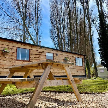Poplar Lodge Log Caravan Kirkby on Bain Eksteriør billede