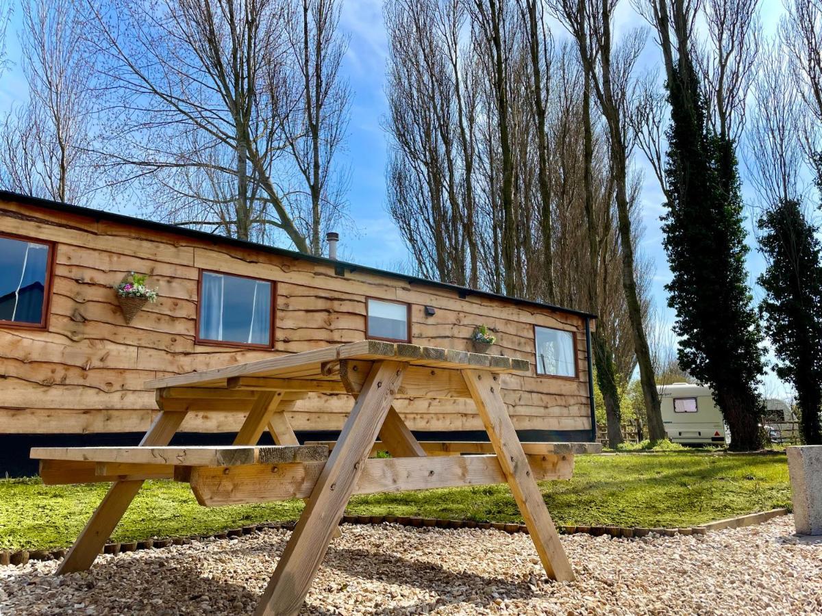 Poplar Lodge Log Caravan Kirkby on Bain Eksteriør billede
